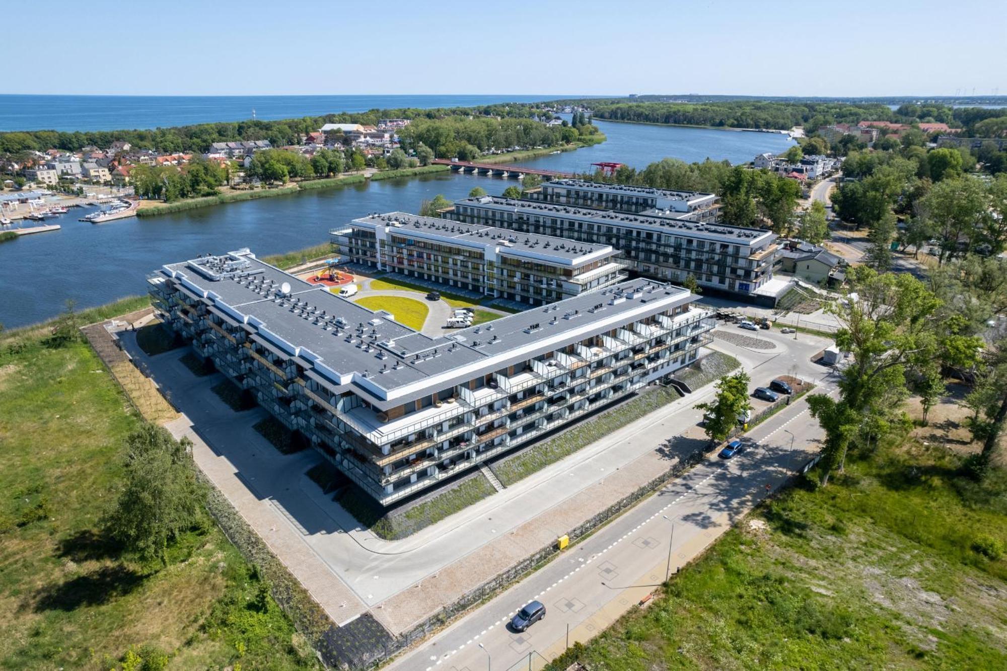 Dziwnow Luxurious Apartment No1 By The River By Renters Prestige Exterior photo